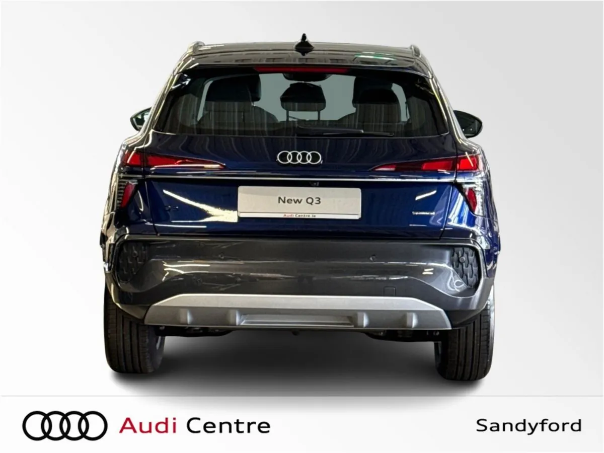 Audi Q3 E-HYBRID 270HP S-T SE - Image 4