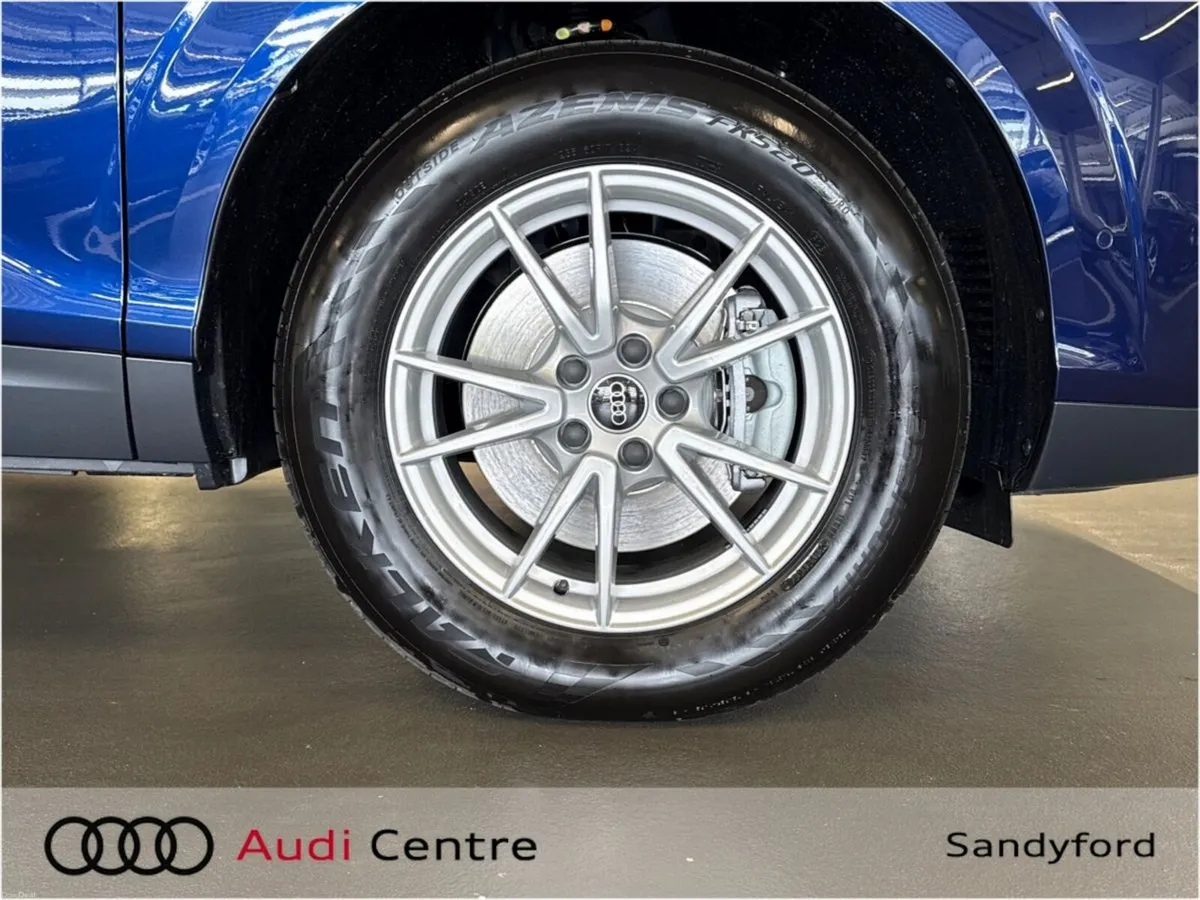 Audi Q3 E-HYBRID 270HP S-T SE - Image 6