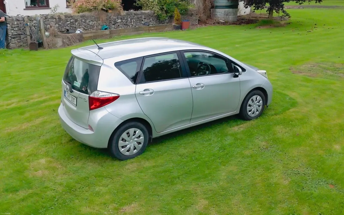 Toyota Verso-S 2012 - Image 3