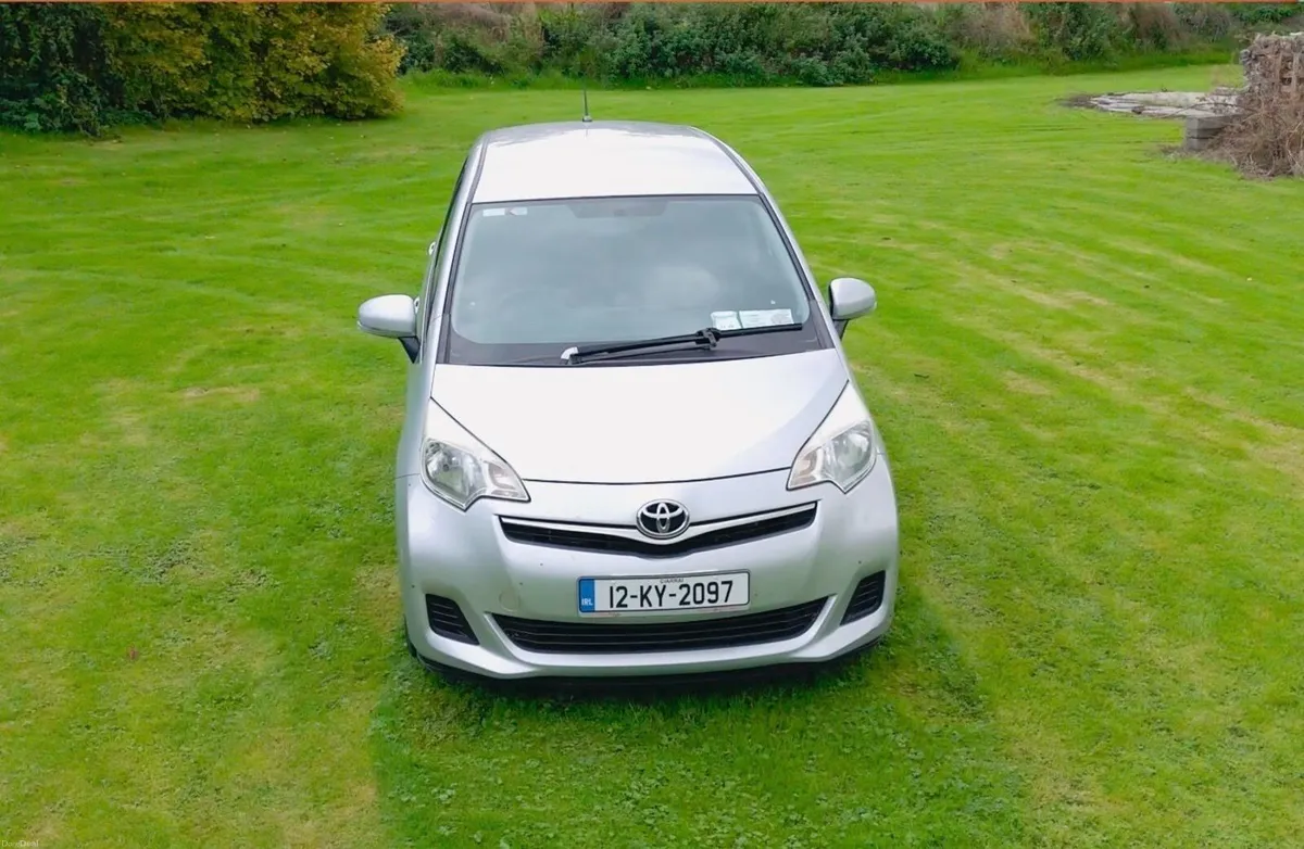 Toyota Verso-S 2012 - Image 2