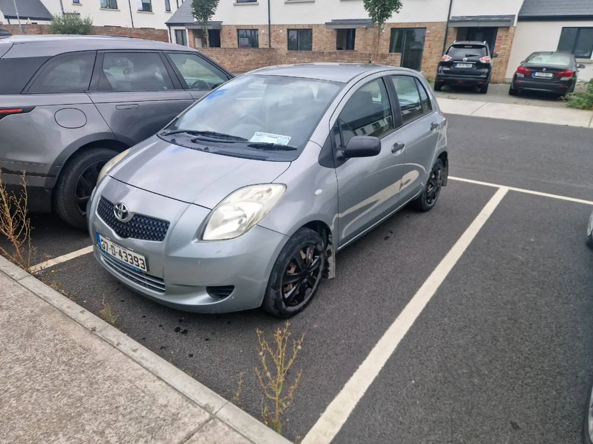 2007 Toyota yaris 1.0 tax 11/26 - Image 1