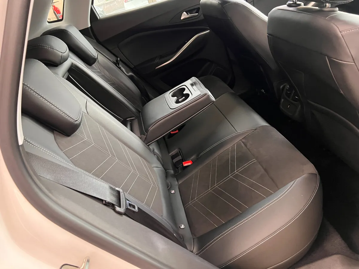 Top Spec GS HYBRID AUTO 225BHP As New Twin Tone As - Image 6