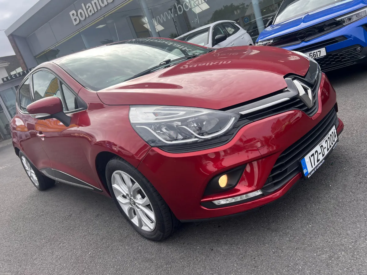 Low Kms DYNAMIQUE SAT NAV 1.2 Petrol Manual Superb - Image 6