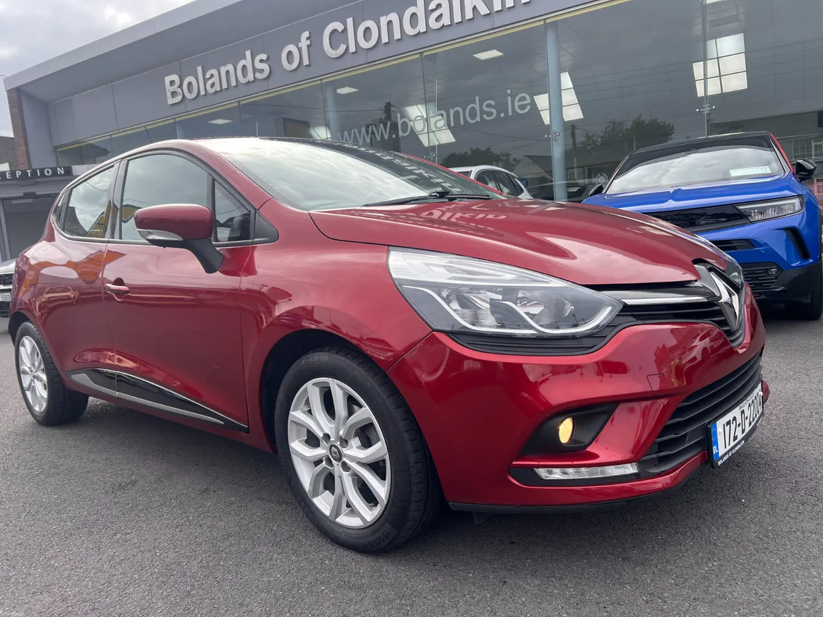 Low Kms DYNAMIQUE SAT NAV 1.2 Petrol Manual Superb - Image 1