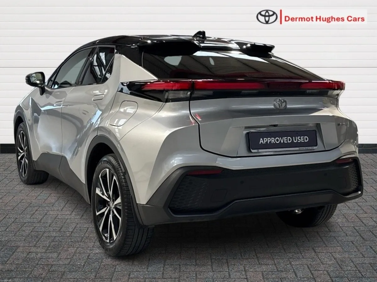 Toyota C-HR PHEV SPORT+ AUTO - Image 2