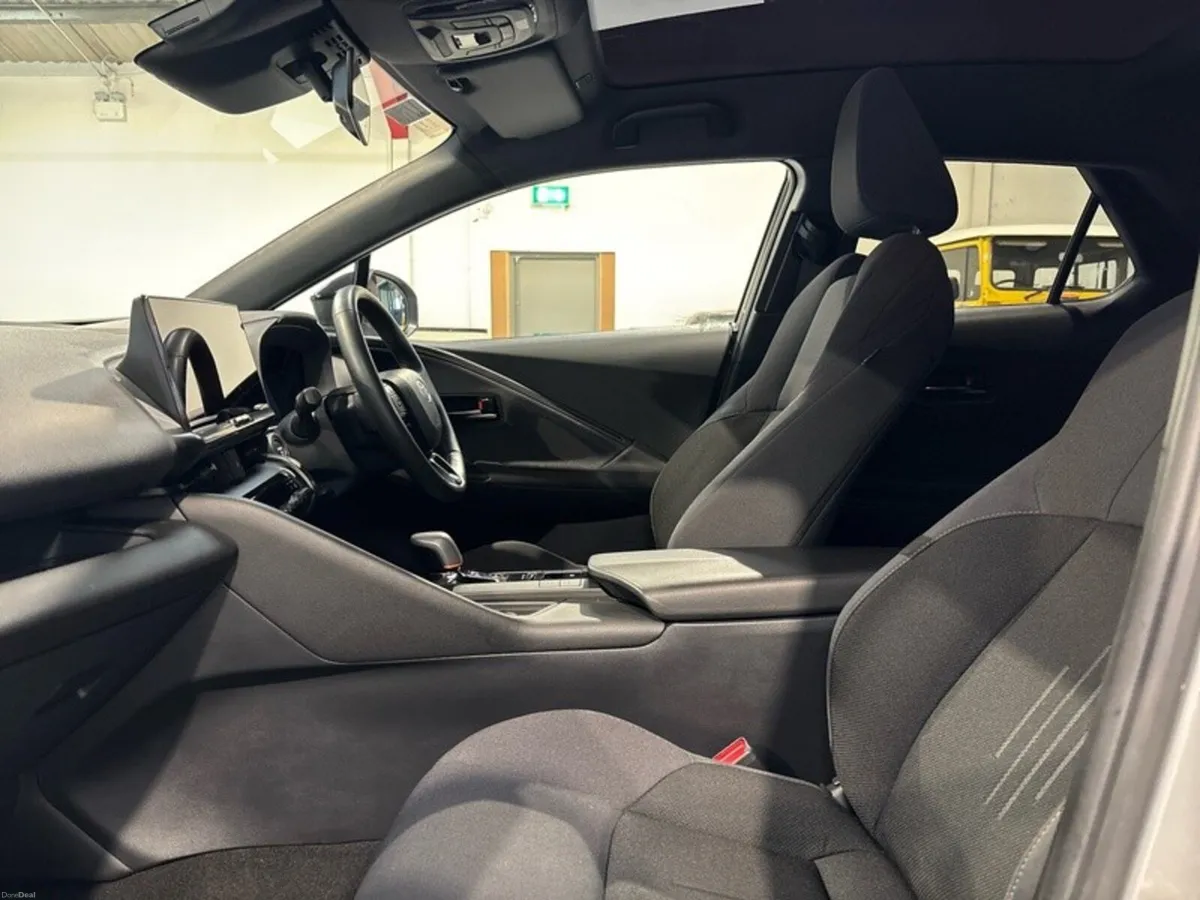 Toyota C-HR PHEV SPORT+ AUTO - Image 6
