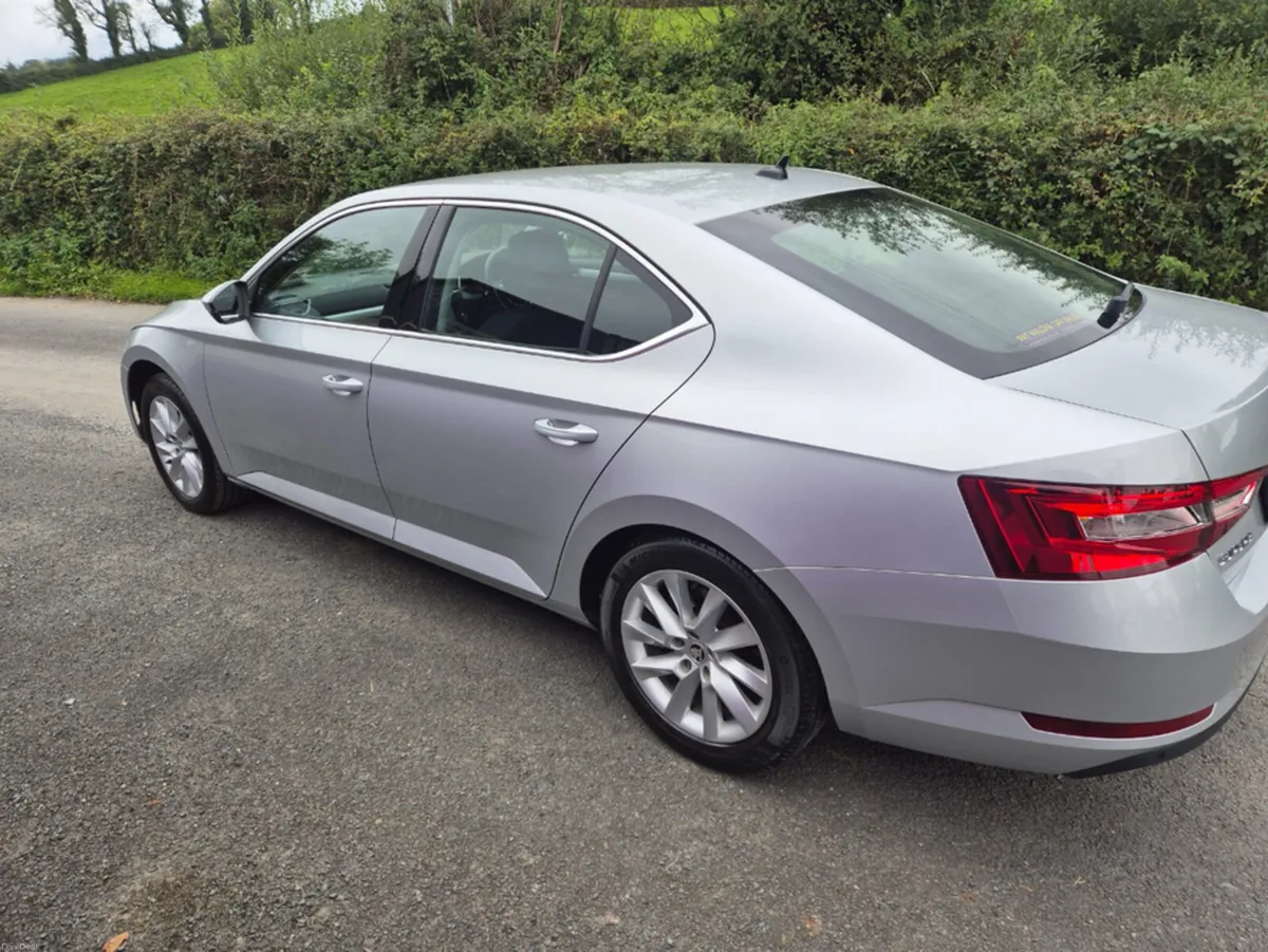 Skoda Superb AMBITION 2.0 TDI 150HP DSG 5DR AUTO - Image 6