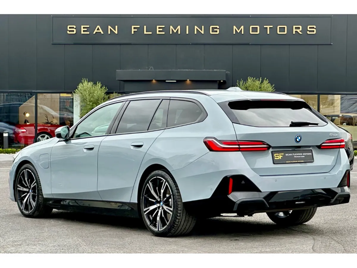 BMW 5-Series Touring M SPORT AUTO - Image 5