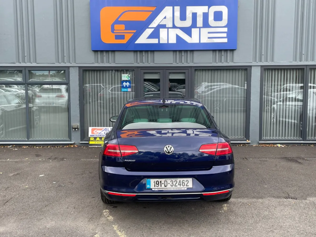 Volkswagen Passat HIGHLINE 2.0 TDI MANUAL 6SPEED F - Image 4