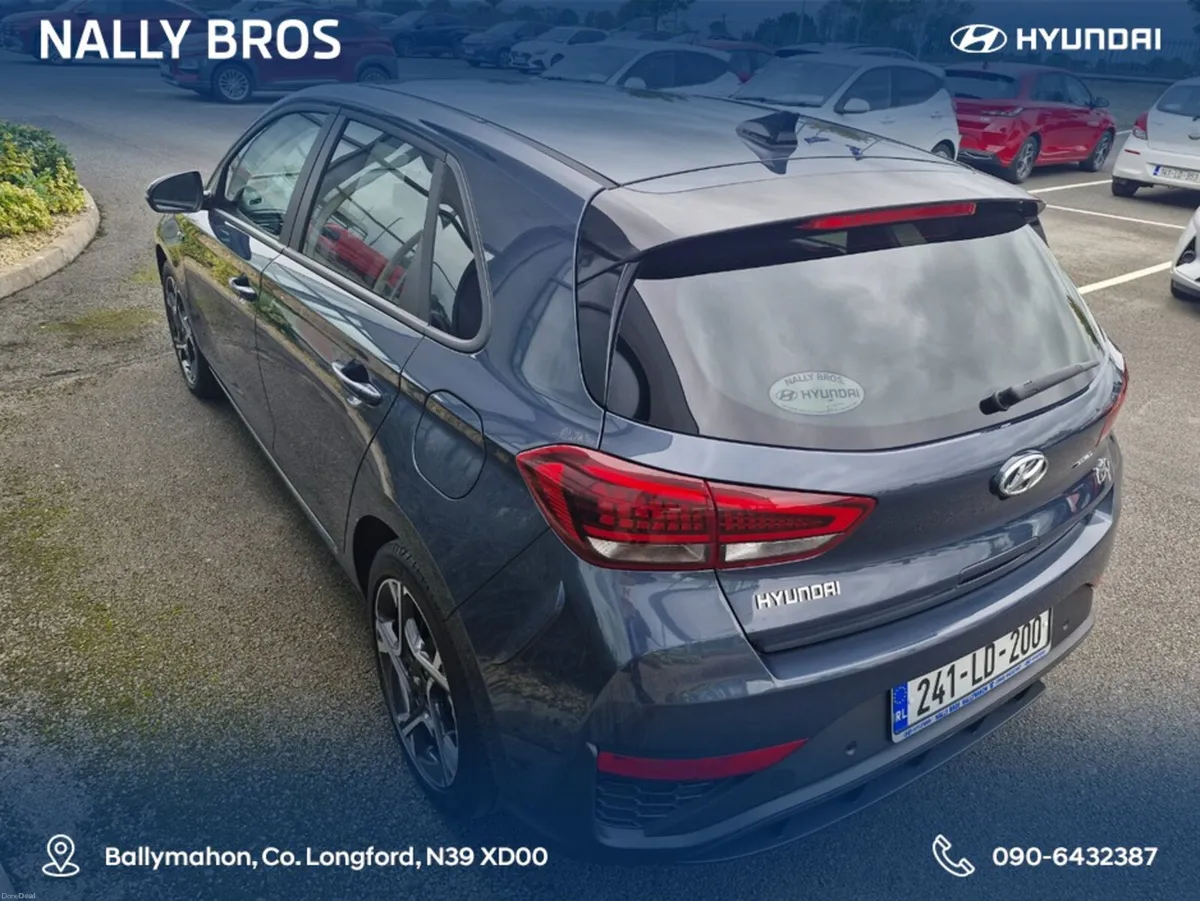 Hyundai i30 NLINE PETROL 5DR - Image 5
