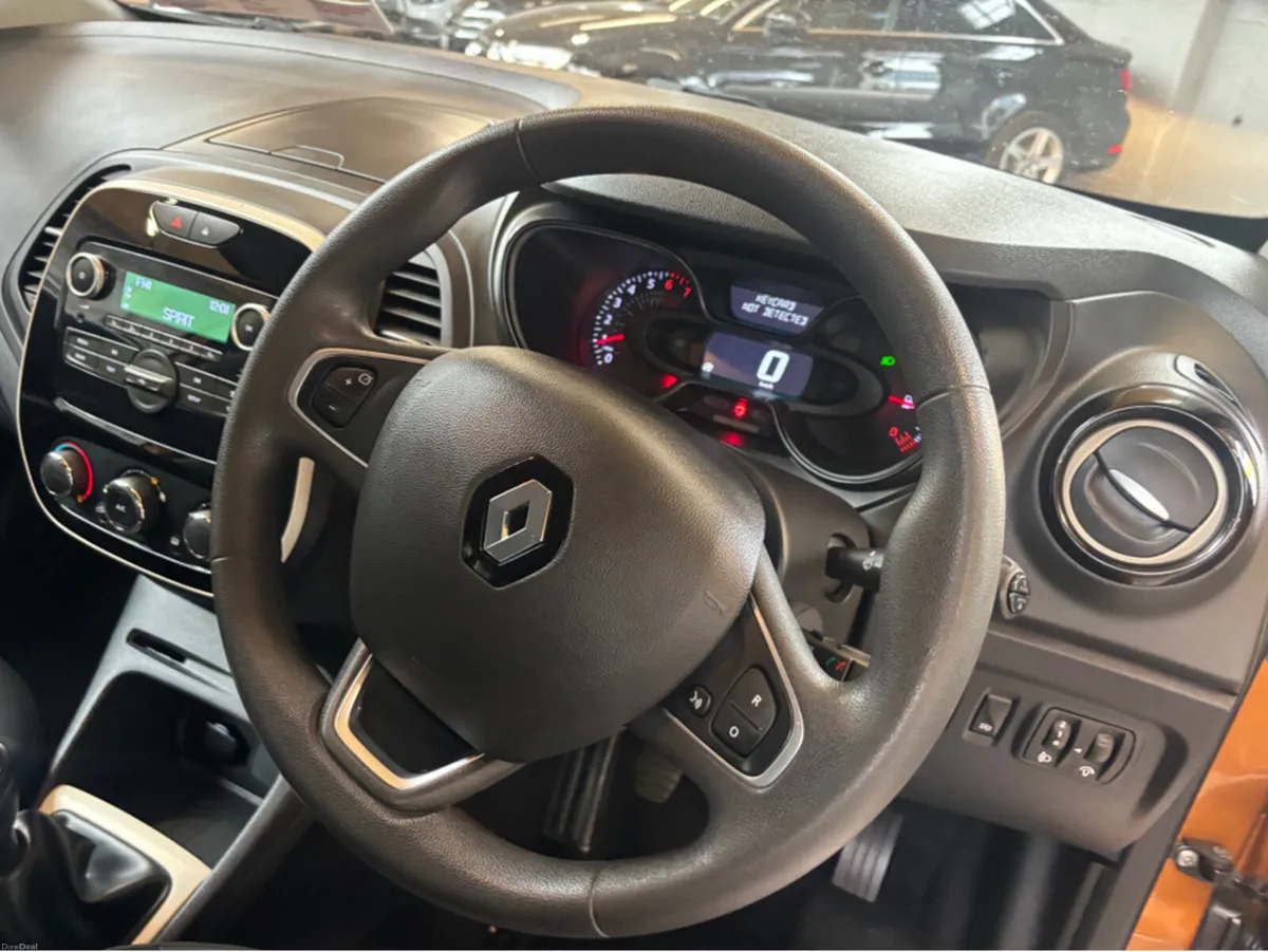 Renault Captur PLAY TCE 90 MY18 4DR Finance Availa - Image 6
