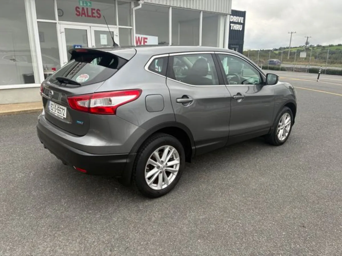 Nissan Qashqai 1.5 SV E6 4DR - Image 3