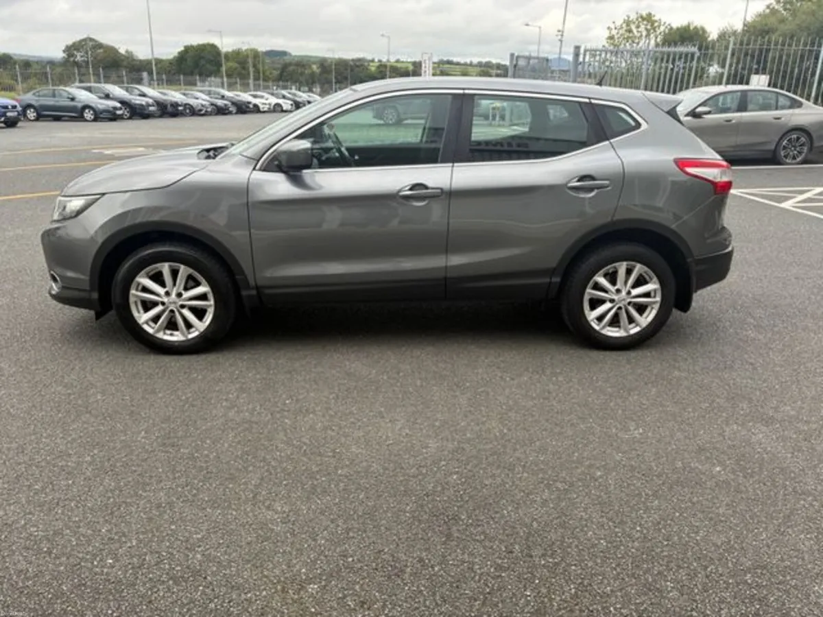 Nissan Qashqai 1.5 SV E6 4DR - Image 6