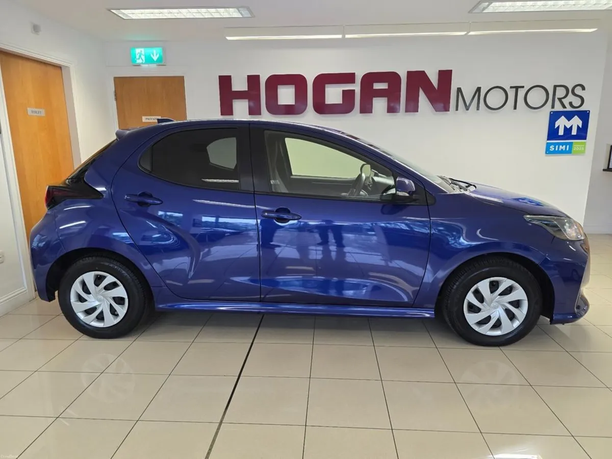 Toyota Yaris Hybrid Edition Automatic 5DR H/B - Image 3