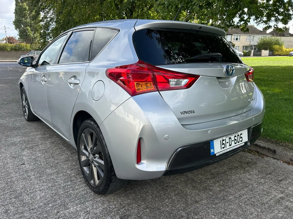 ✅ 2015 Toyota Auris 1.8 Hybrid Luxury // Low Miles - Image 6
