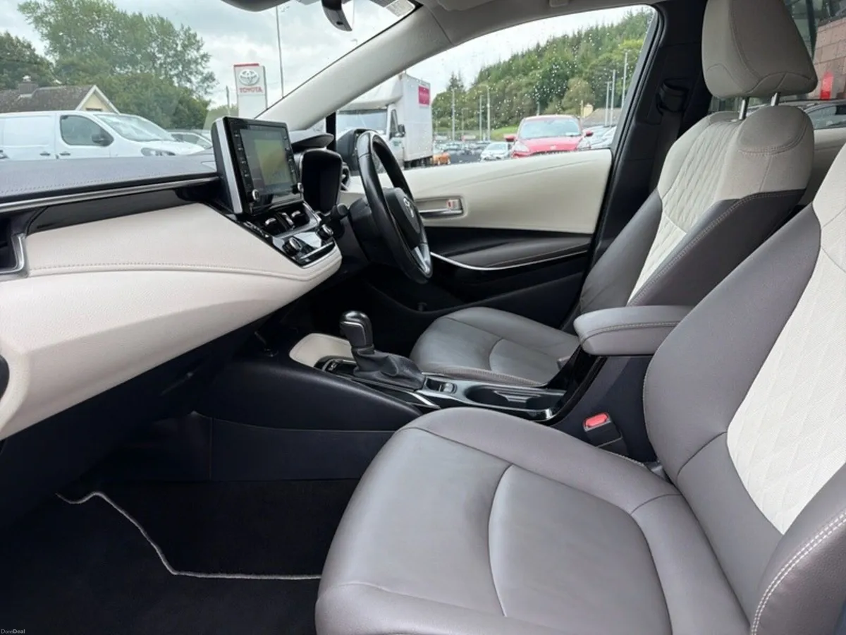 Toyota Corolla HYBRID SOL SAL SALOON 4DR - Image 6
