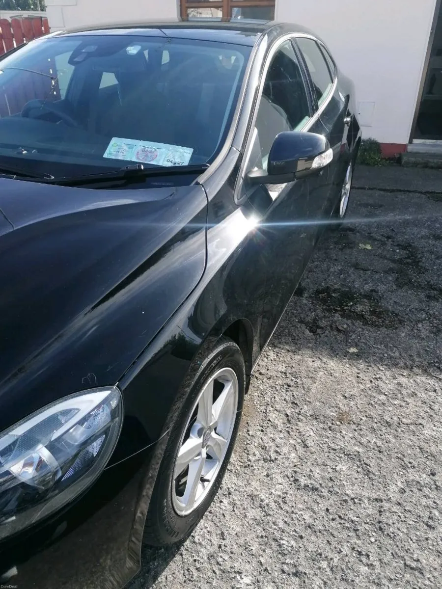 Volvo V40 D2 - Image 2
