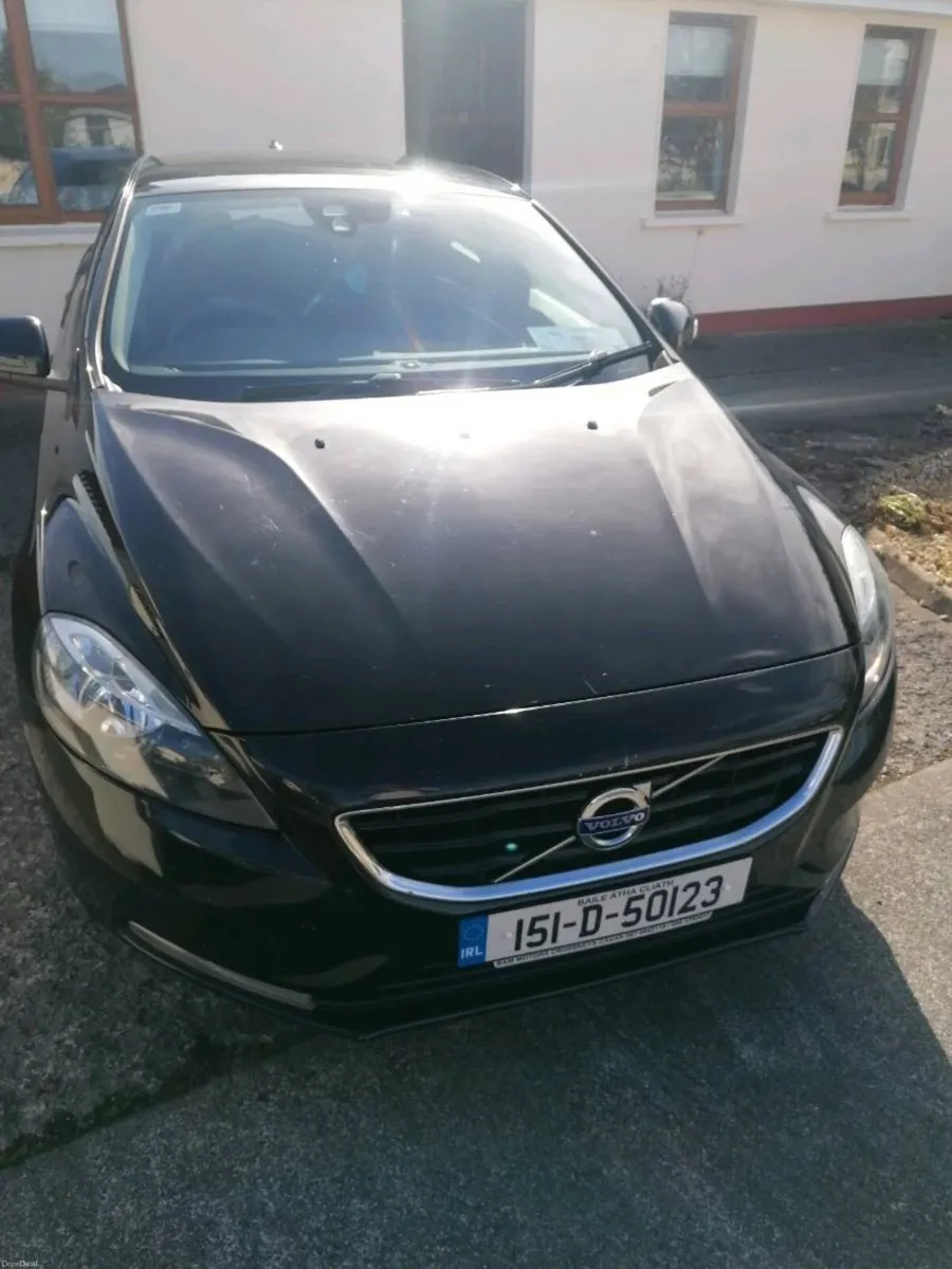 Volvo V40 D2 - Image 1