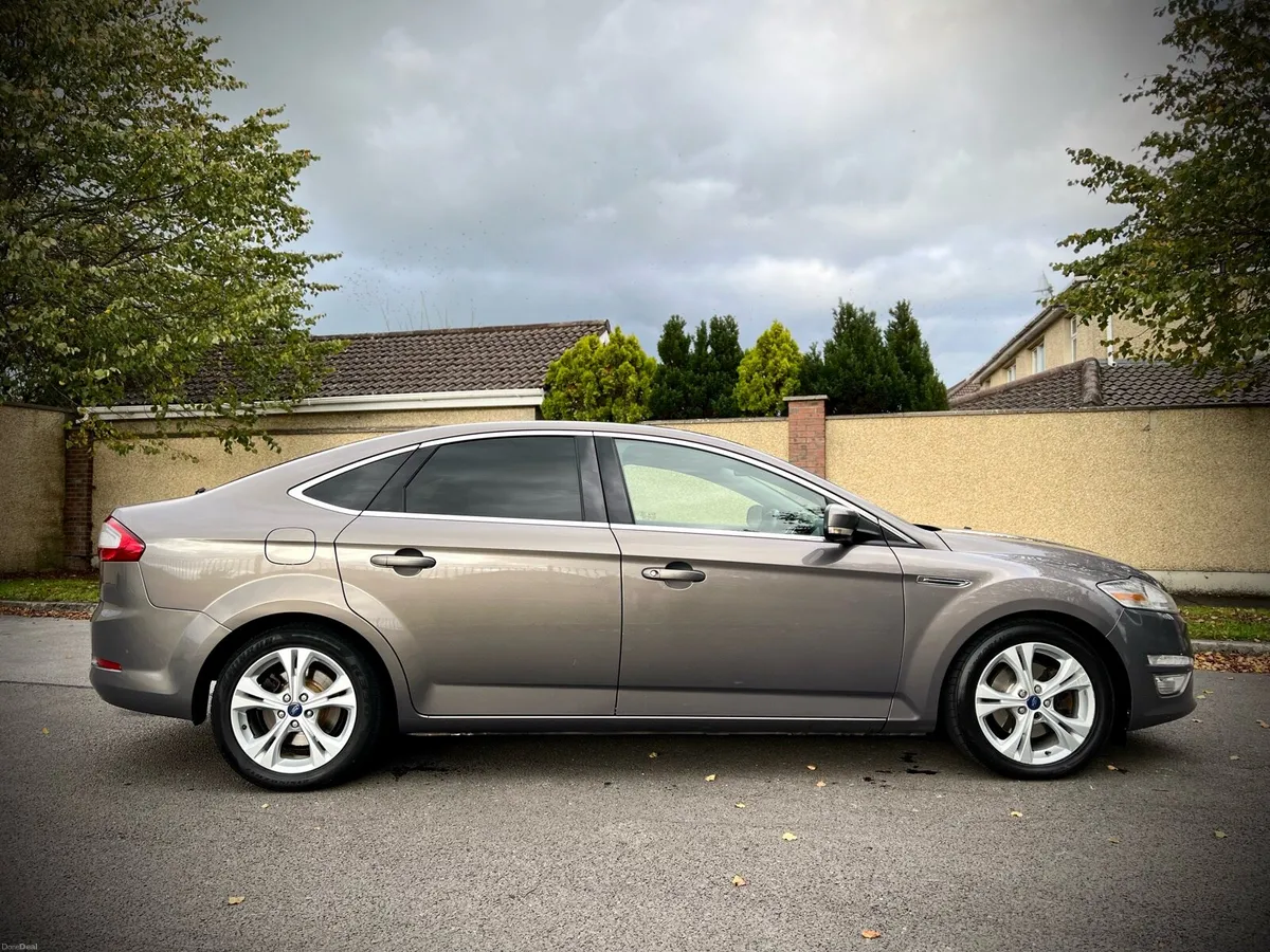 142 Ford Mondeo Titanium X 15 month NCT Manual! - Image 6