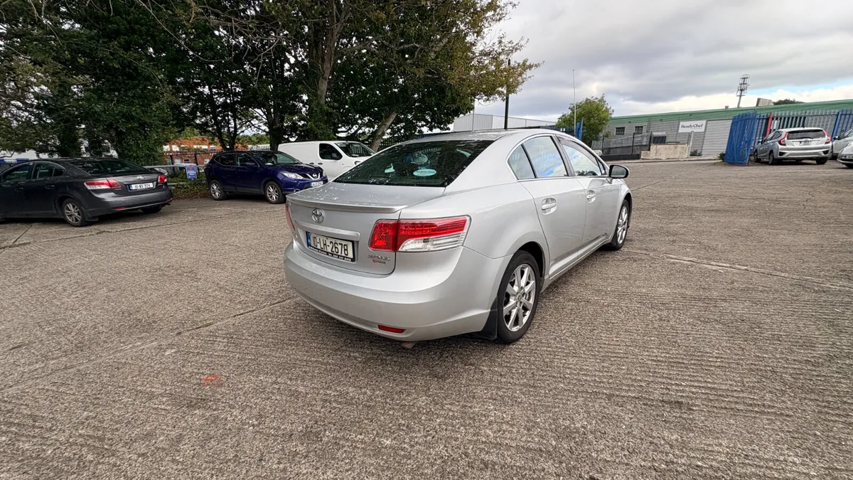 Toyota Avensis 2010 - Image 6