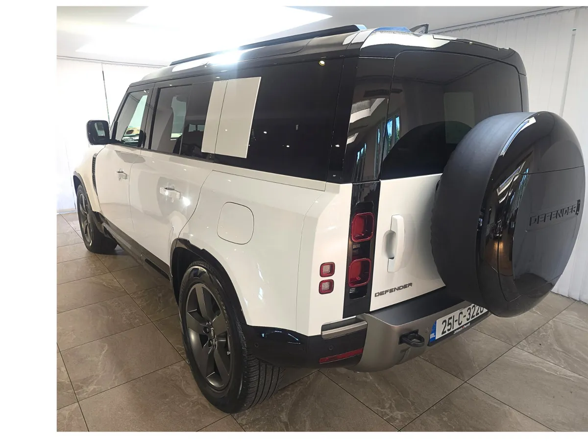 2025 Land Rover Defender 110 PHEV X-Dynamic HSE - Image 6