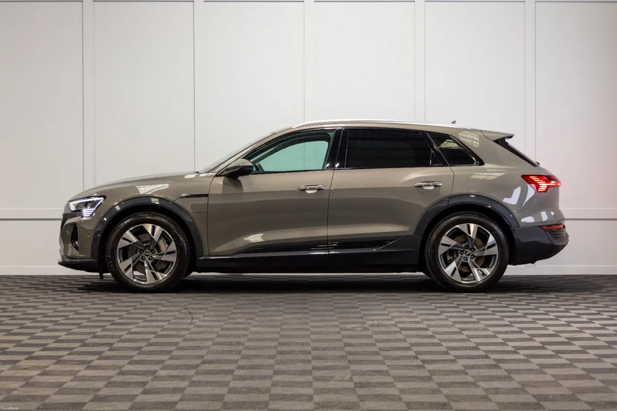 2023 Audi Q8 e-tron 50 Sport Quattro - Image 3