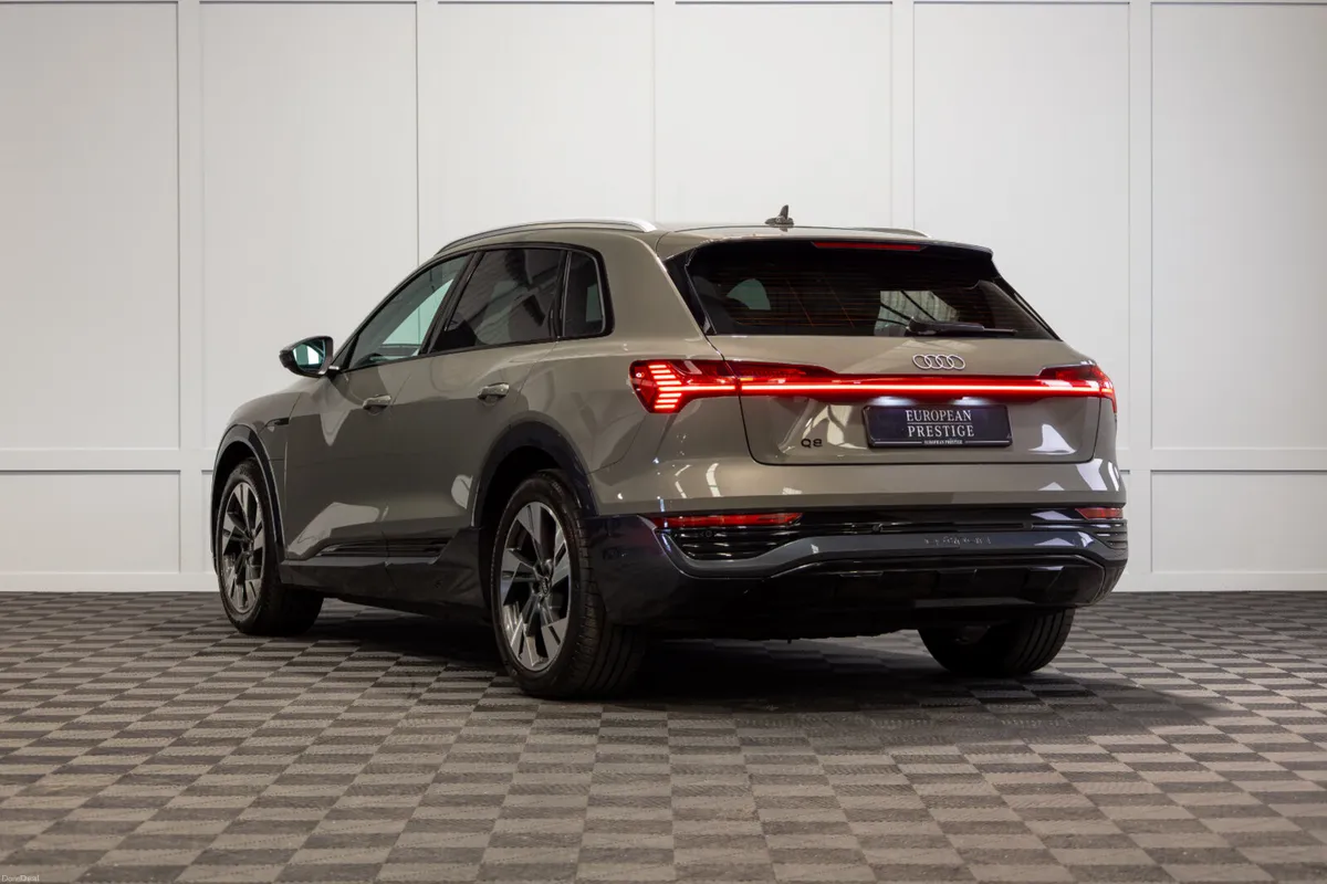 2023 Audi Q8 e-tron 50 Sport Quattro - Image 4