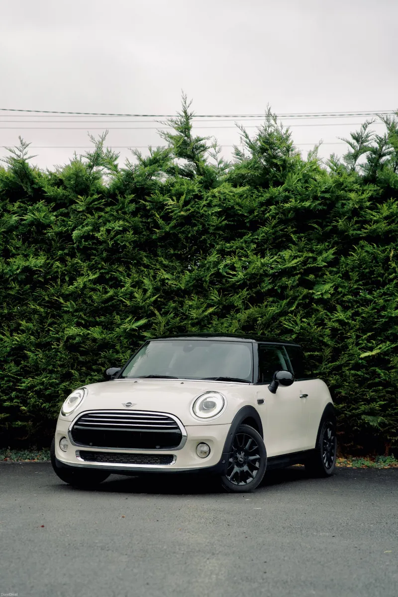 Mini Cooper 1.5 3rd 2019 - Image 1