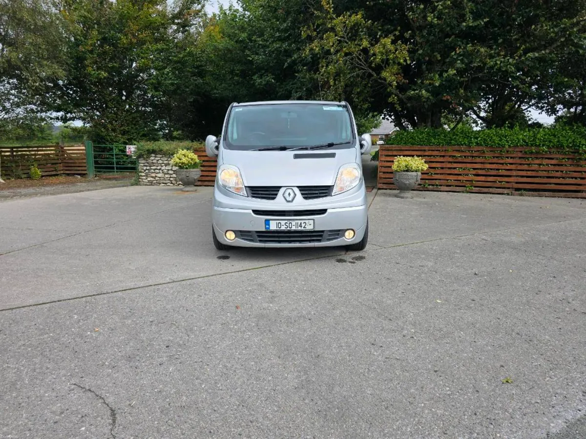 Renault trafic minibus - Image 1