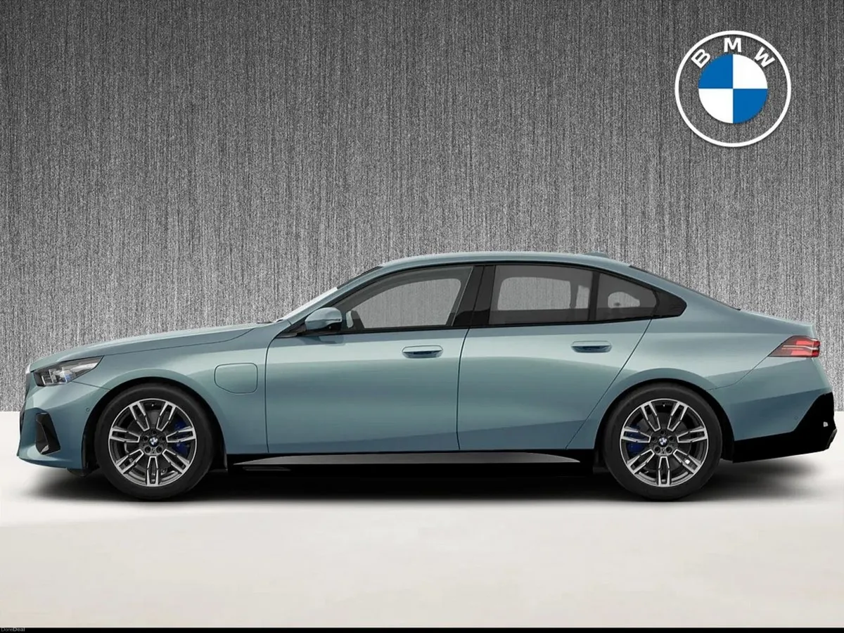 BMW 5-Series 530e M Sport Saloon - Image 3