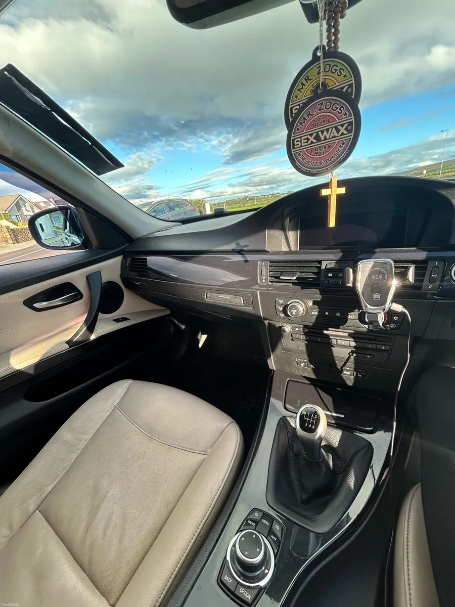 BMW 320 - Image 6