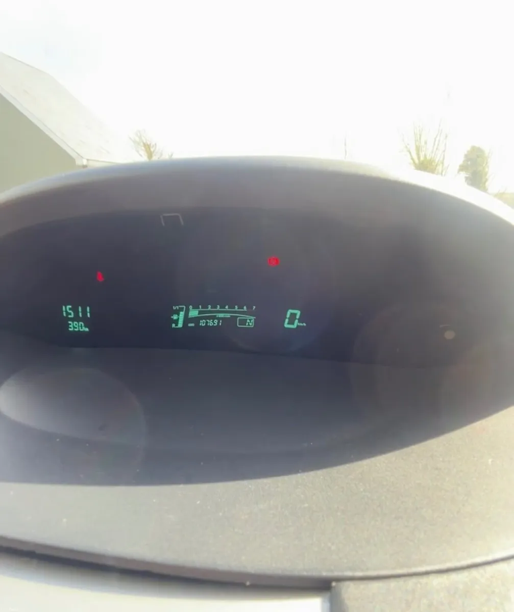 Toyota Yaris 2008 - Image 3