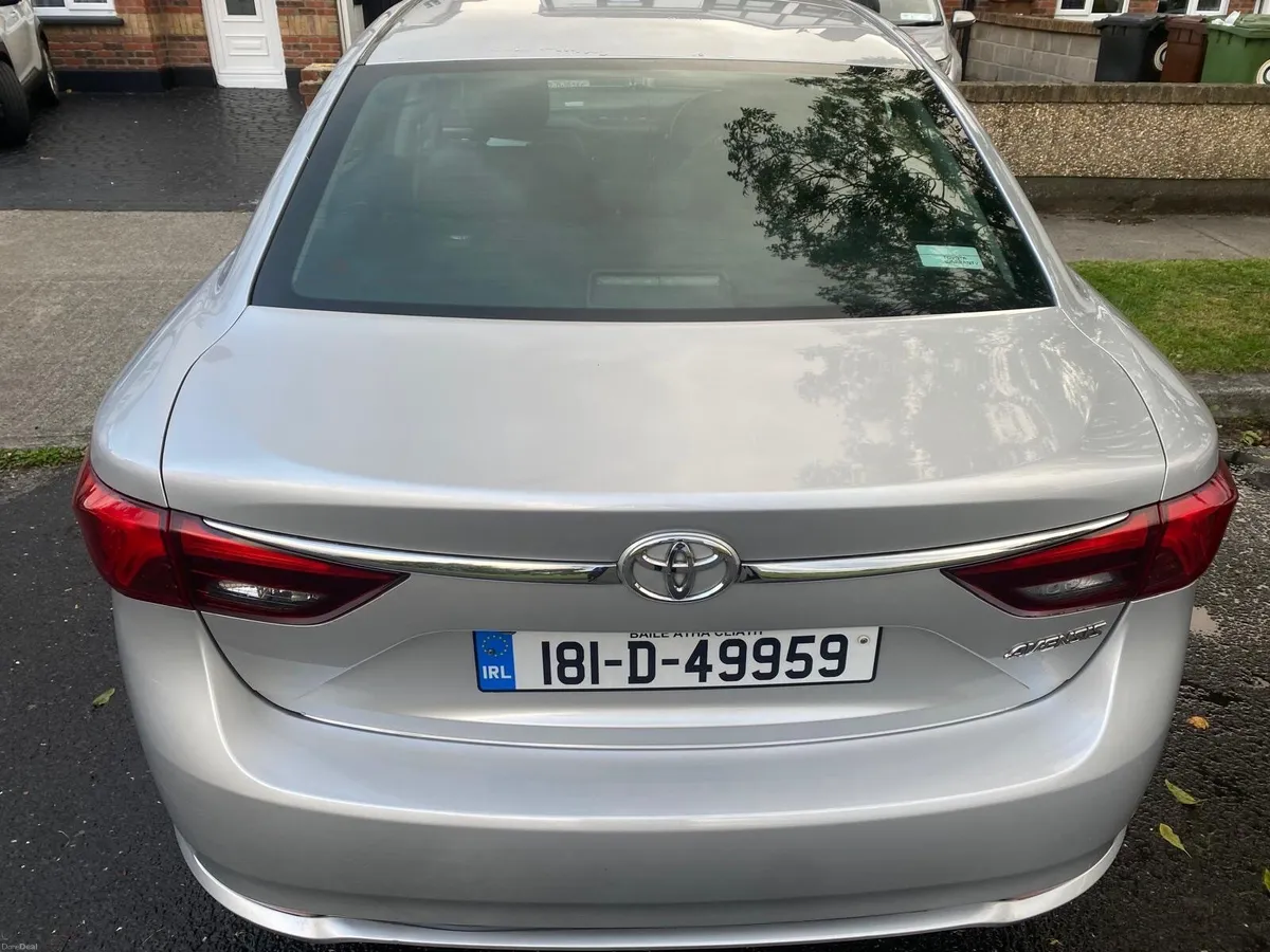 Toyota Avensis 2018 - Image 2