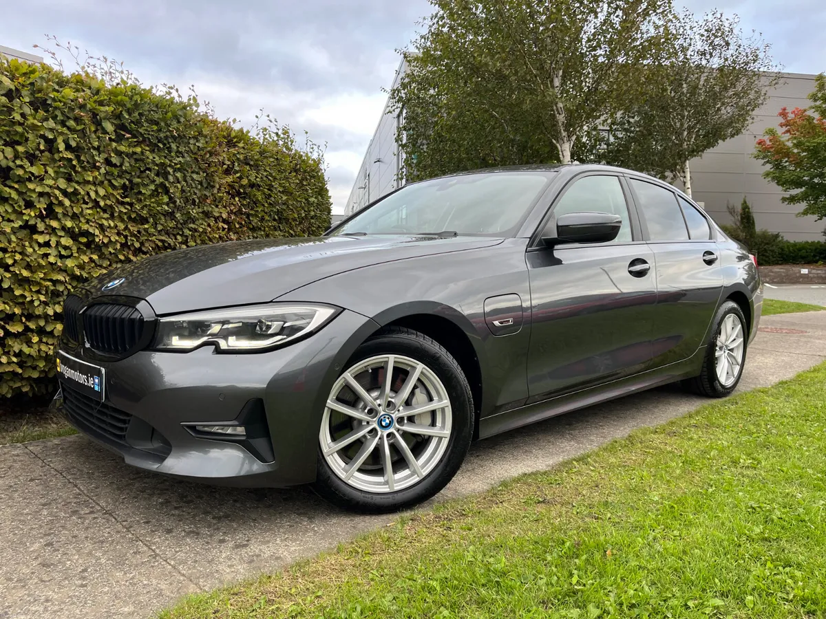 Bmw 330e 2.0 T SE PRO PHEV(FBMWSH) - Image 6