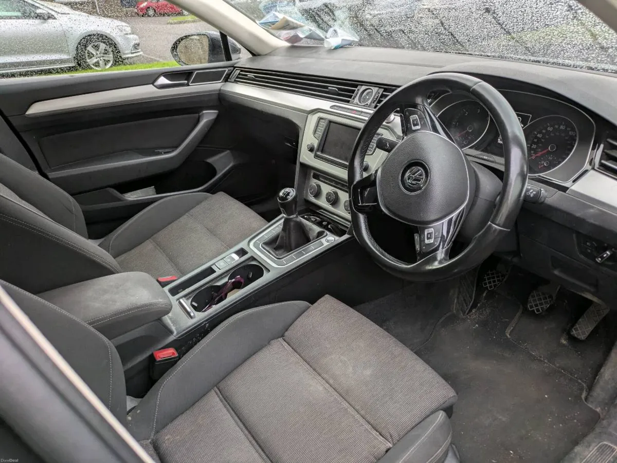 Volkswagen Passat - Image 6
