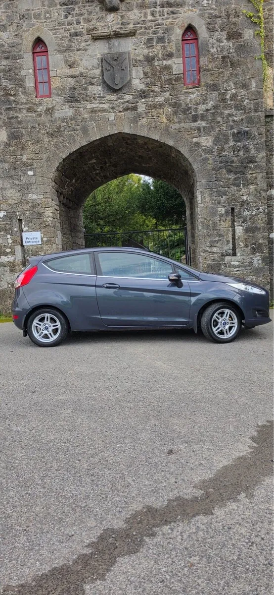 Ford fiesta - Image 2