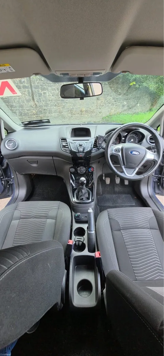 Ford fiesta - Image 4