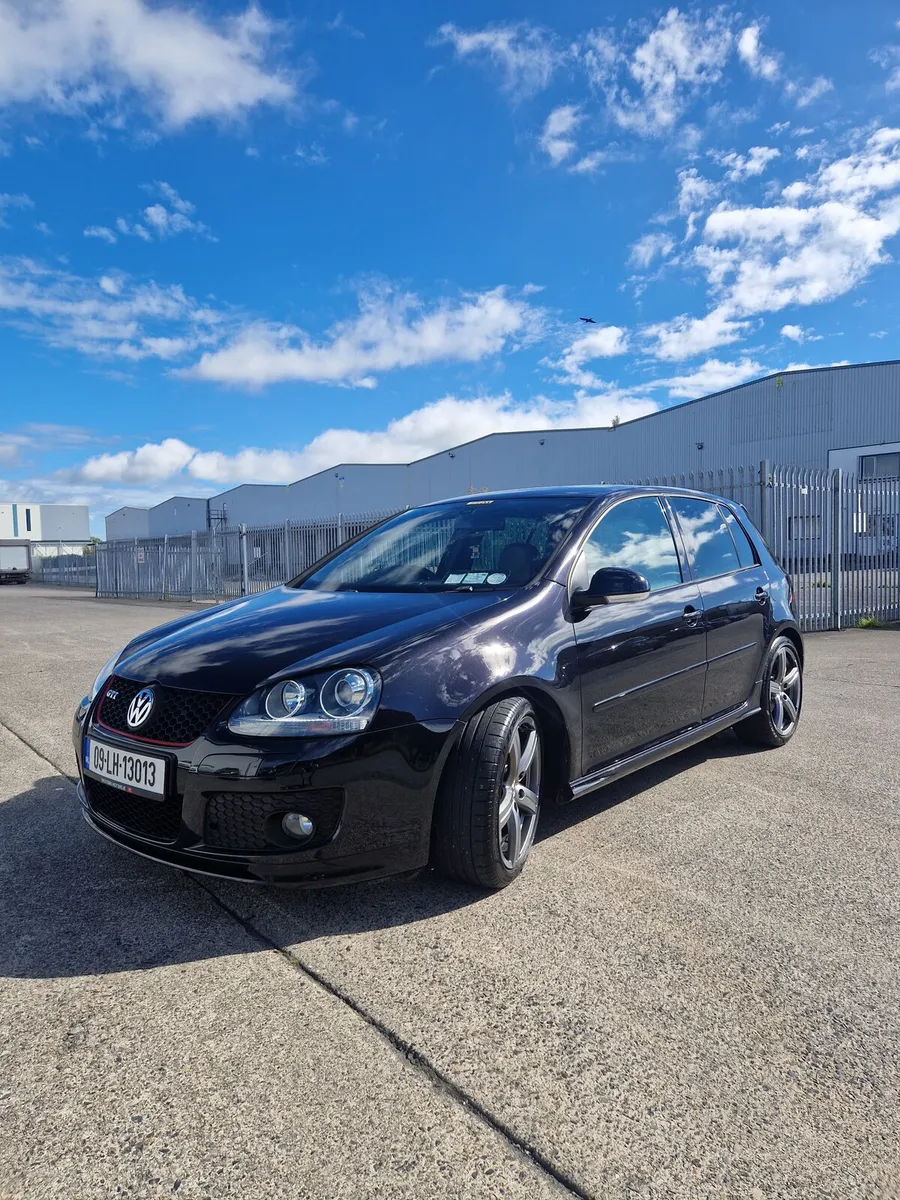 VW Golf GTI Pirelli Edition - Image 6