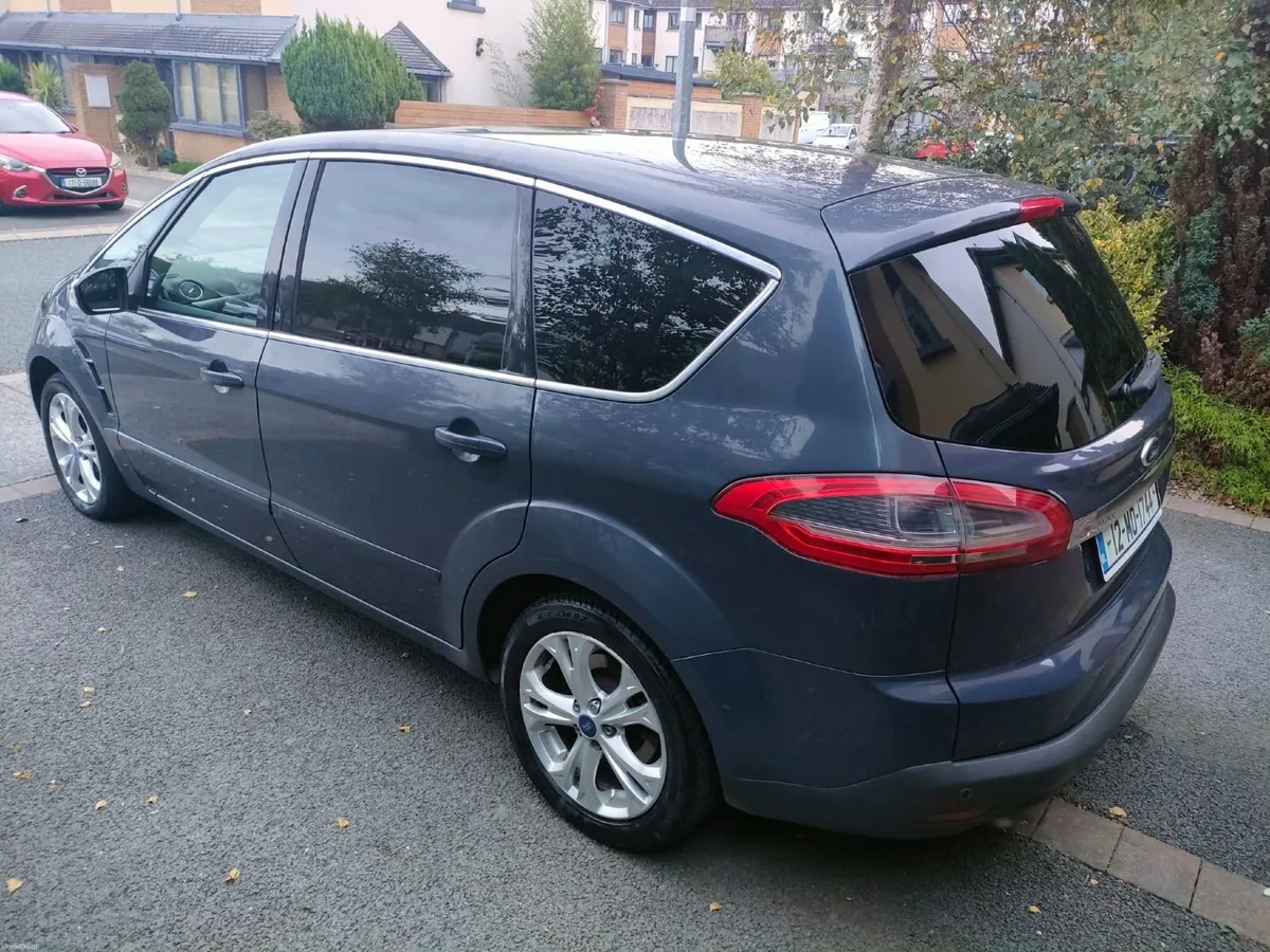 ONLY 2 Owners, Great Condition, Titanium High Spec - Image 3