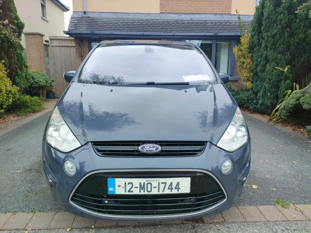ONLY 2 Owners, Great Condition, Titanium High Spec - Image 5
