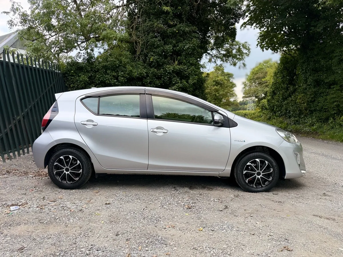 2016 Toyota Aqua 1.5 Petrol Hybrid Automatic 134k - Image 2