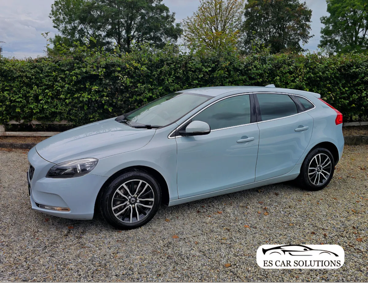161 Volvo V40 T2 LUX 1.5 Automatic New NCT - Image 2
