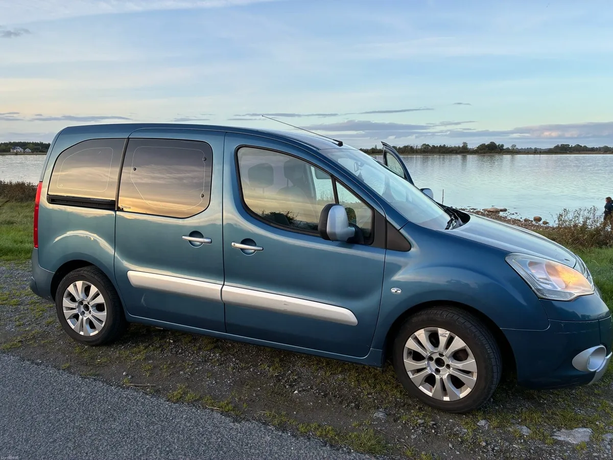 Citron Berlingo wheelchair accessible - Image 2