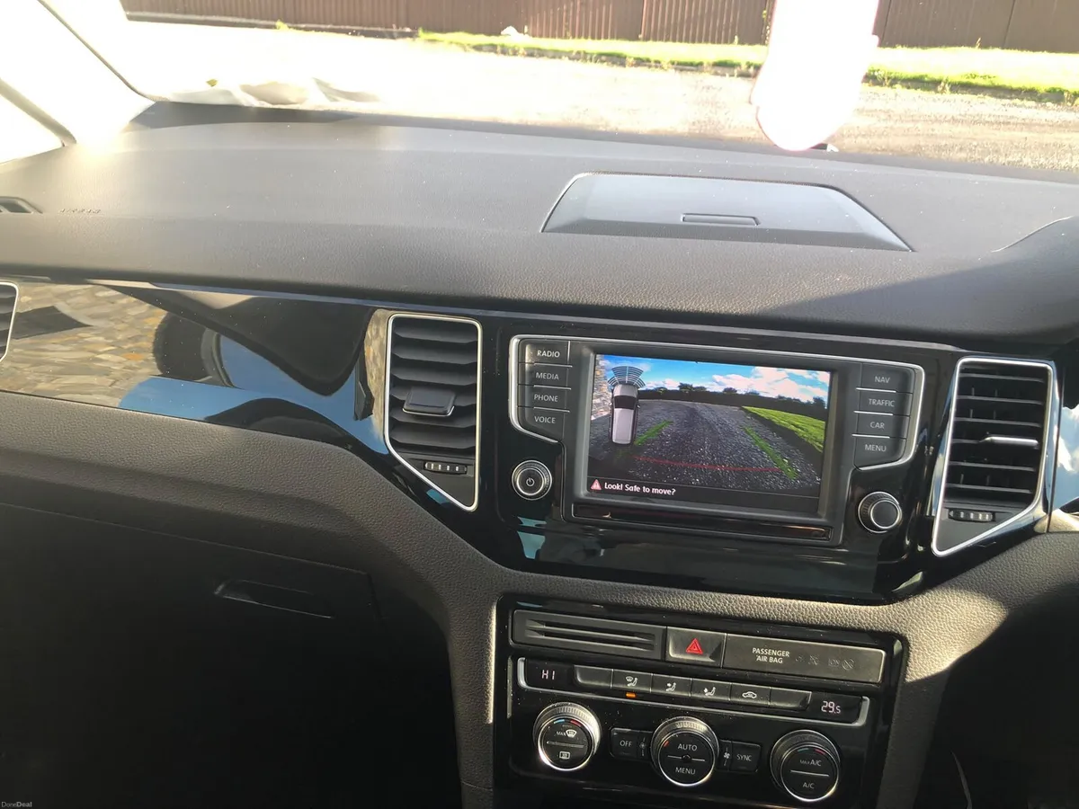 car - Image 4