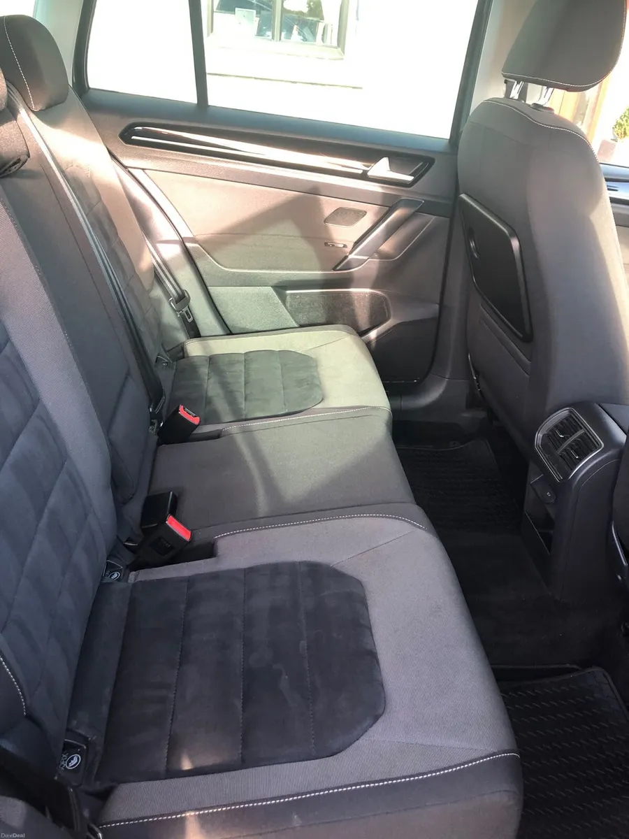 car - Image 6
