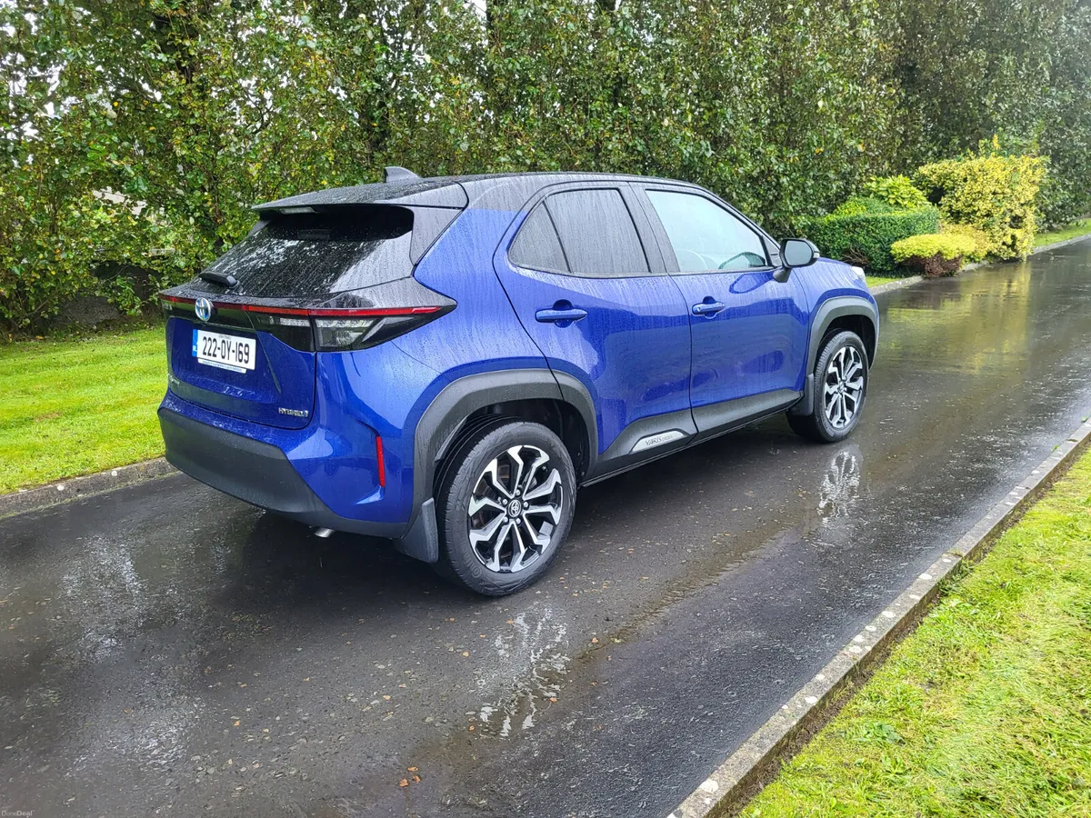 Toyota Yaris Cross  Sport  1 owner - Image 2