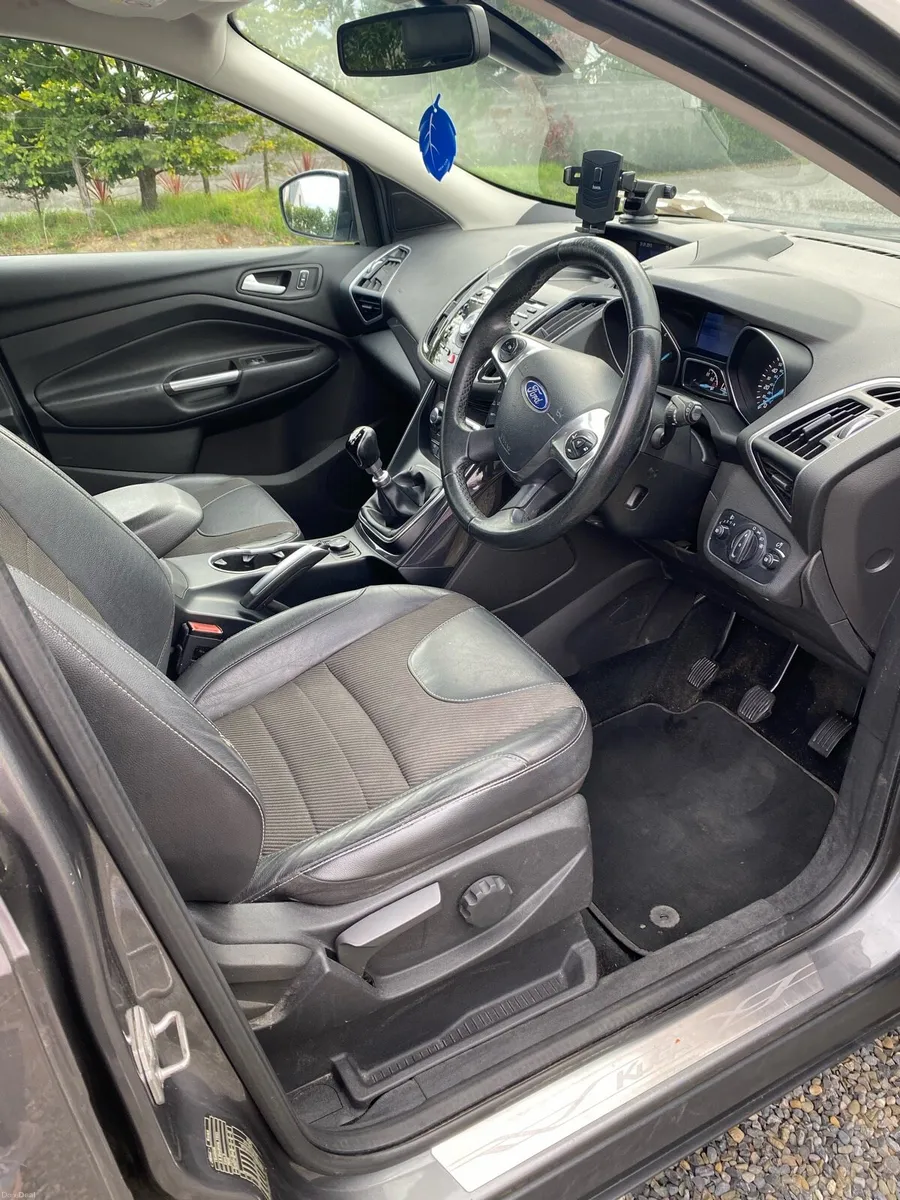 Ford Kuga 2.0 diesel TDCi Titanium 5DR 2WD - Image 6