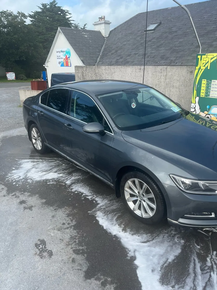 VW Passat - Image 4