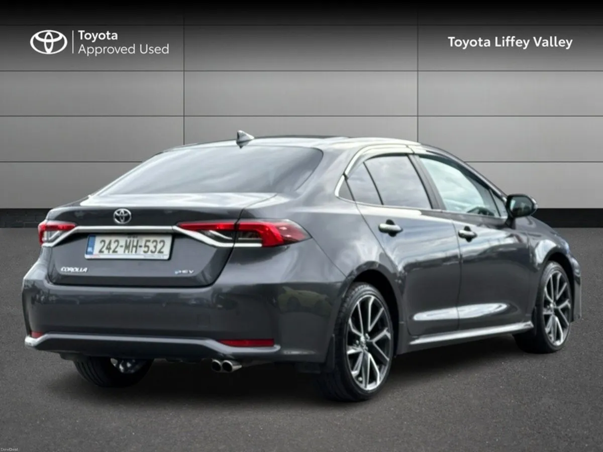 Toyota Corolla COROLLA SALOON SOL - Image 2