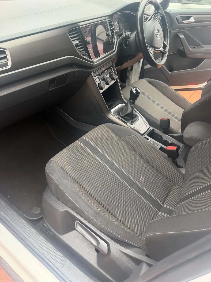 Volkswagen T-Roc 2019 - Image 5